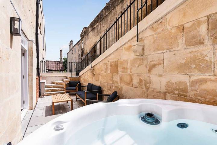 Holiday rental for 7 people, with Hot tub and Garden in Bath