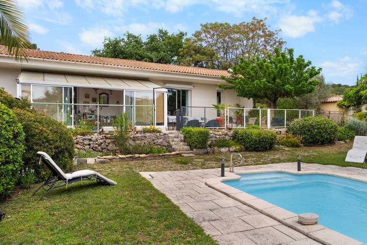 Villa pour 8 personnes, avec jardin - 1