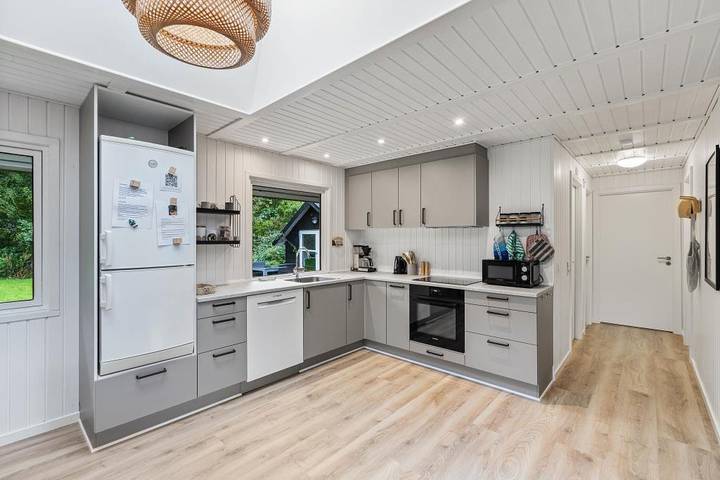 Einladendes Ferienhaus mit Kamin für 5 Personen in Bork Havn, Ringkøbing Fjord