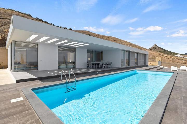 Maison d’hôte pour 10 personnes, avec piscine et terrasse, animaux acceptés à Porto Santo