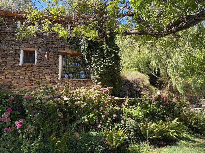 Casa rural para 6 personas, con Jacuzzi y Terraza además de Jardín y Piscina en Güejar Sierra