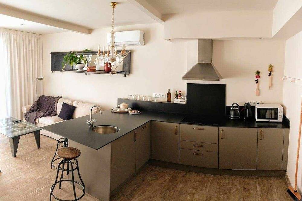 Apartamento entero, Cistellaire, con acceso a piscina interior in Olot, Parc Natural de Zona Volcànica de la Garrotxa