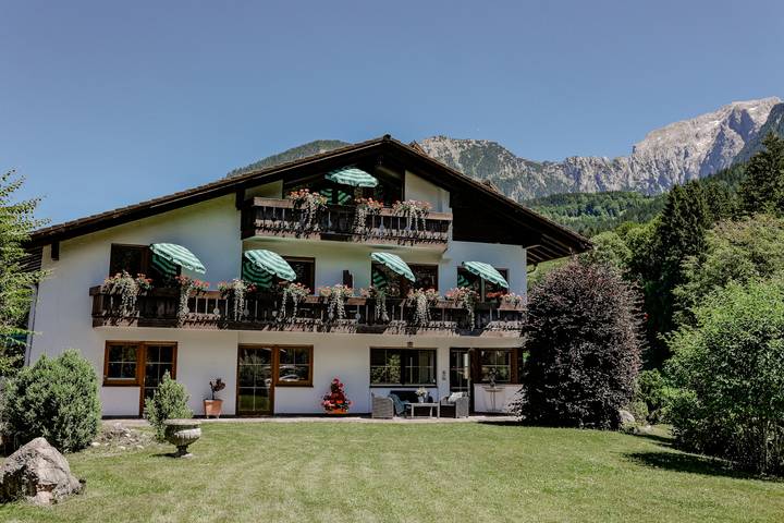 Ferienwohnung für 4 Personen, mit Balkon und Sauna im Berchtesgadener Land