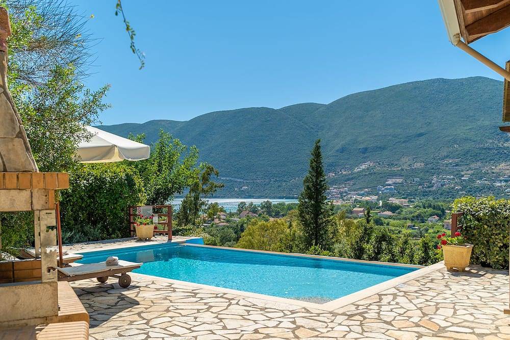 Kerithra Villa mit Blick auf die Bucht von Vasiliki, nahe am Strand und anderen Annehmlichkeiten in Vasiliki, Griechenland