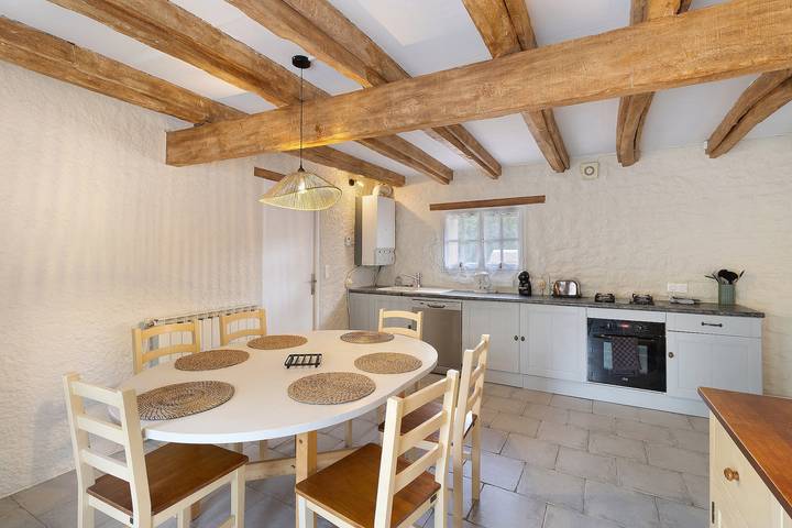 Location de vacances pour 7 personnes, avec jardin, adapté aux familles à Jayac - 3