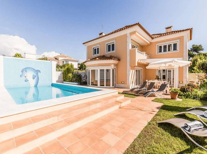 Villa pour 9 personnes, avec piscine ainsi que jardin et balcon dans Costa do Estoril