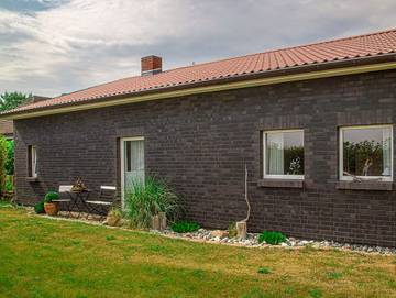Ferienhaus für 6 Personen, mit Terrasse und Garten in Saal