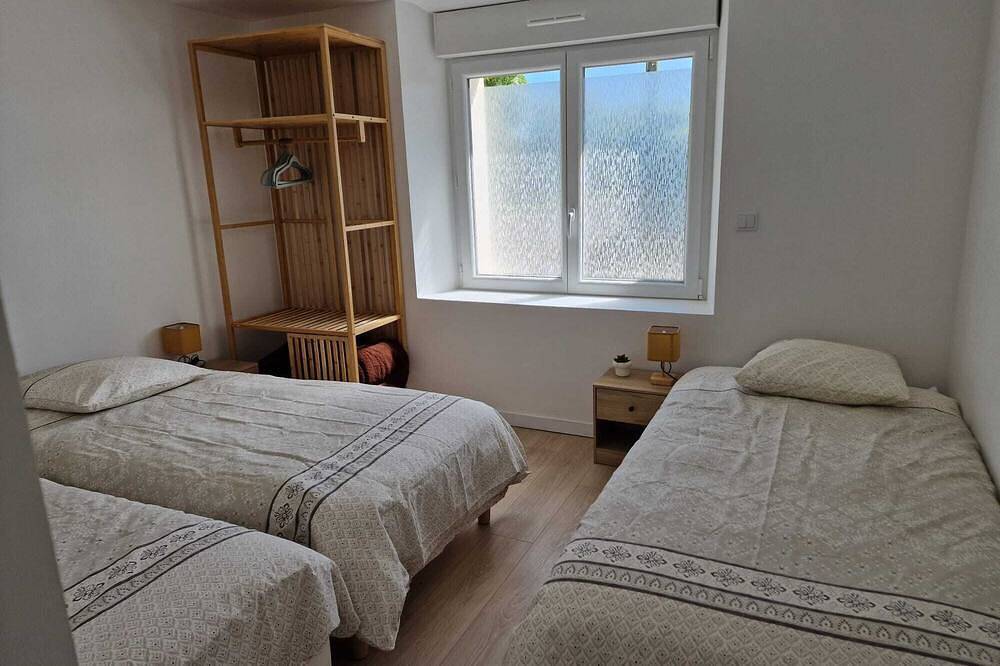Jolie maison en pierre entièrement rénovée 15V in Saint-Berthevin, Mayenne
