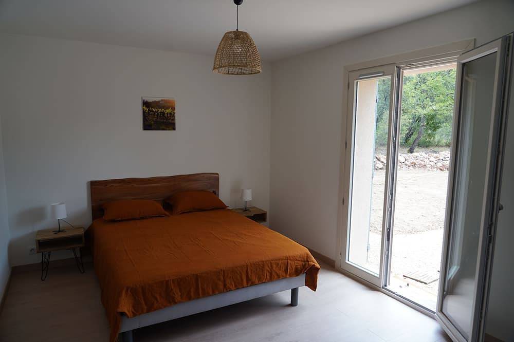 Vacation in the vineyard: House for 6 with swimming pool in Saint-Maximin-la-Sainte-Baume, Brignoles region