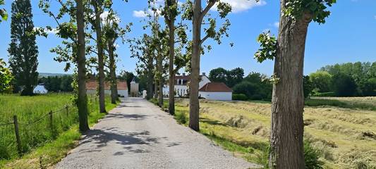 Gîte pour 14 personnes, avec terrasse ainsi que jardin et vue sur le lac à Ardres