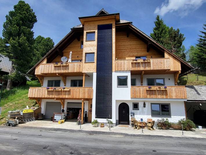 Ferienwohnung für 4 Personen, mit Balkon und Terrasse sowie Garten am Falkertsee
