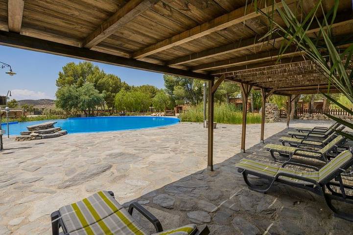 Villa pour 6 personnes, avec jardin et piscine - 1