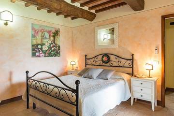 Villa for 10 People in Cortona, Arezzo Province, Photo 1