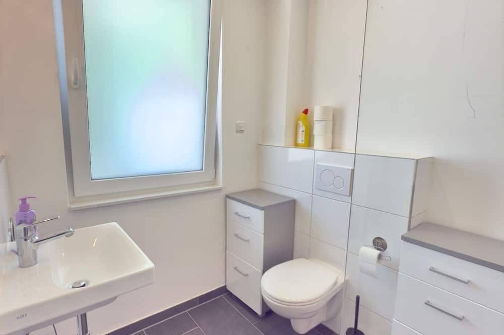 Appartement entier, Balkonliebe Karlsruhe - washing machine, underfloor heating, parking space in Karlsruhe, Plaine du Rhin
