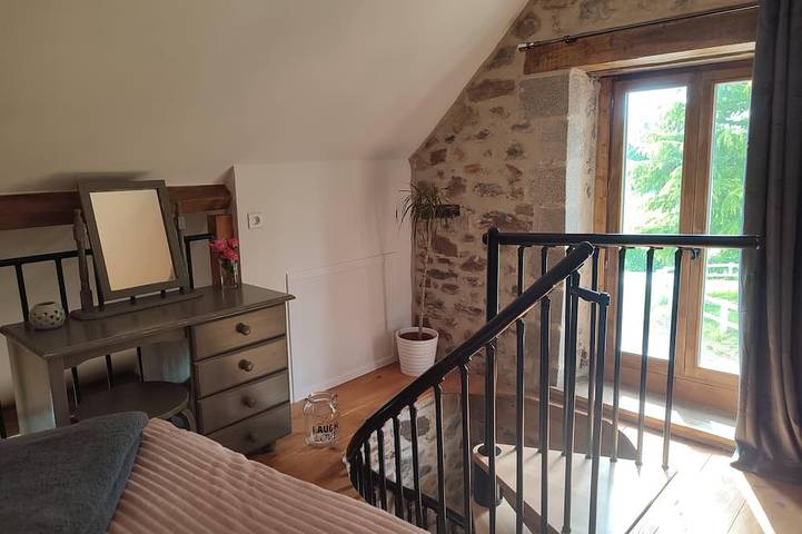 Gîte pour 3 personnes, avec terrasse et jardin à Saint-Pardoux-Corbier - 2