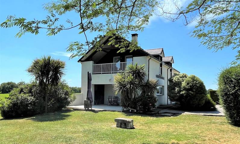 Gîte pour 6 personnes, avec Terrasse et Jardin