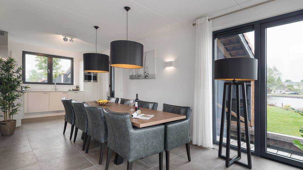 Villa voor 8 personen met terras in Ossenzijl, Nationaal Park Weerribben-Wieden
