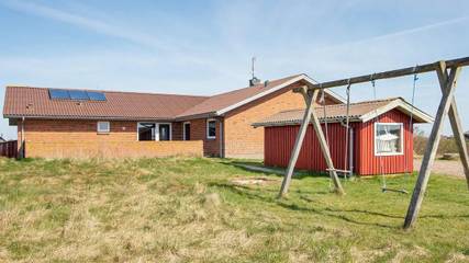 Ferienhaus für 15 Personen in Harboøre, Westjütland, Bild 1