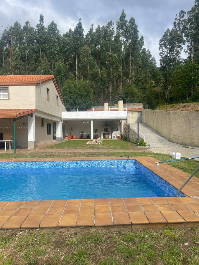 Casa de vacaciones para 14 personas, con Balcón y Terraza además de Jardín y Piscina en Provincia de La Coruña - 2