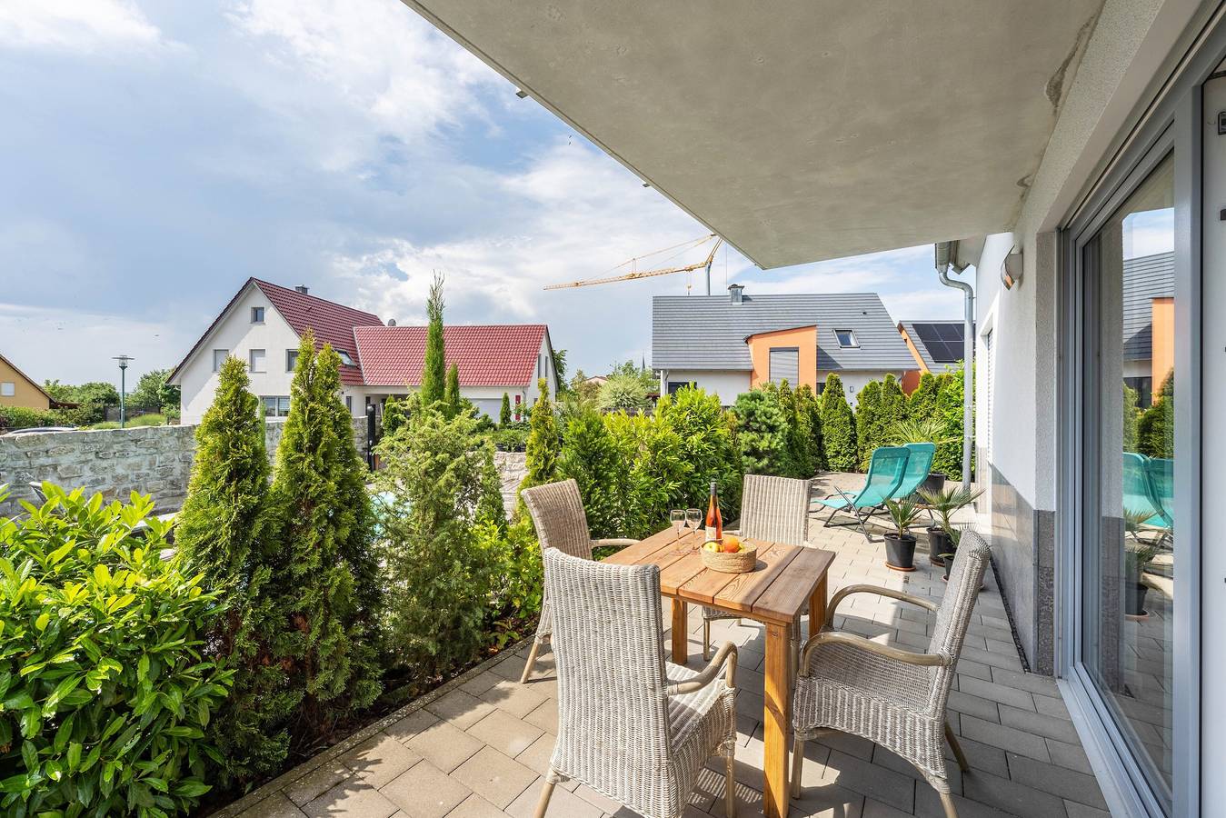 Ganze Wohnung, Apartment „Ruhepooloase“ mit privatem Pool, Terrasse und Garten in Oberschwarzach, Fränkisches Weinland