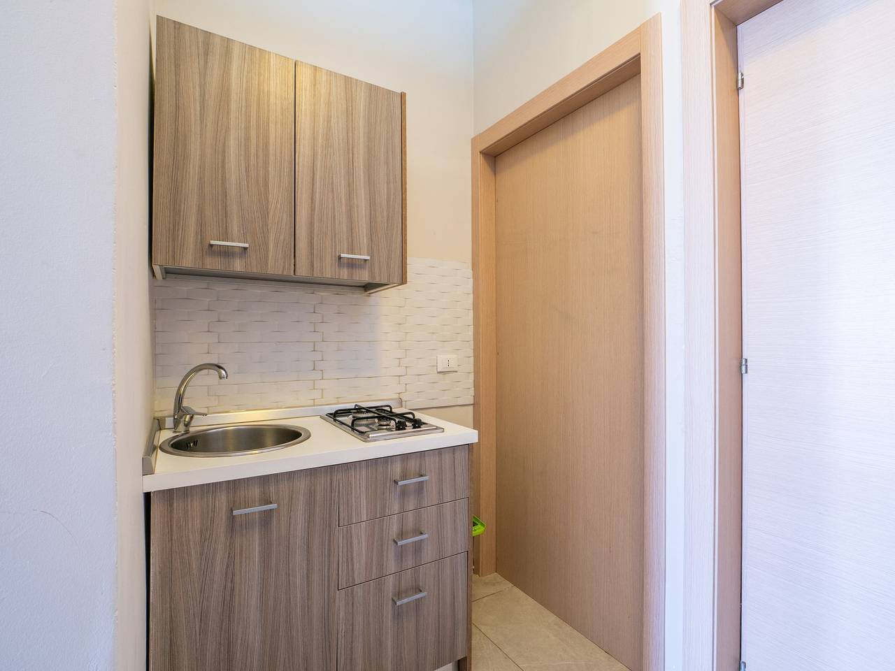 Appartamento intero, Appartamento 'Monolocale Petraroli Esterno' con Giardino in Comune, Balcone e Aria Condizionata in Porto Cesareo, Golfo di Taranto