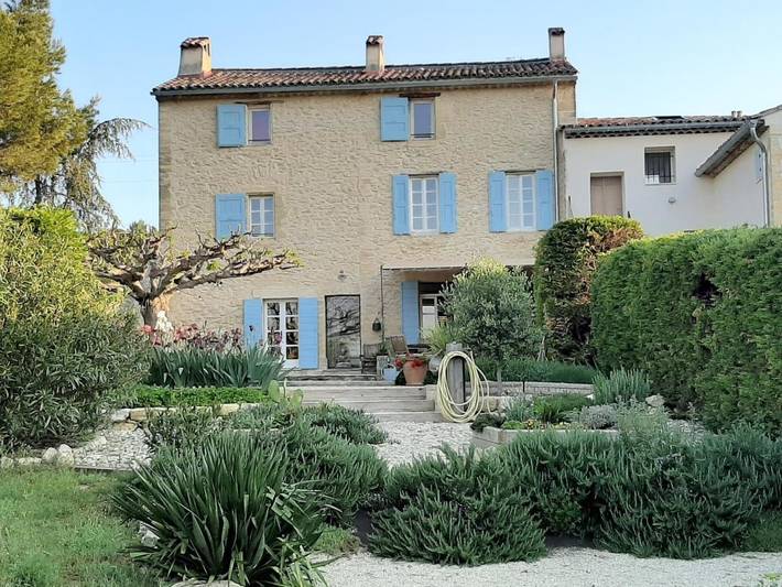 Gîte pour 2 personnes, avec jardin ainsi que vue et piscine à Pertuis - 4