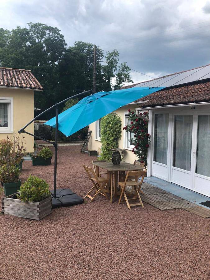 Charmante maisonnette 2 personnes climatisée in Surgères, Région de Rochefort