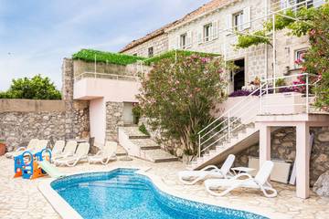 Villa Con Piscina per 10 Persone in Valdinoce, Grad Dubrovnik, Foto 1