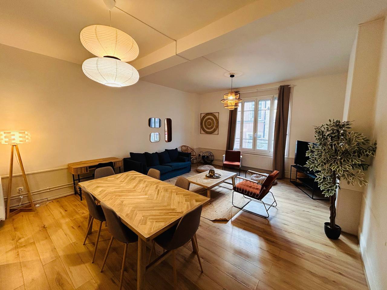 Ganze Wohnung, Le Millésime Barbatre | Centre-ville | 7 couchages in Reims, Marne