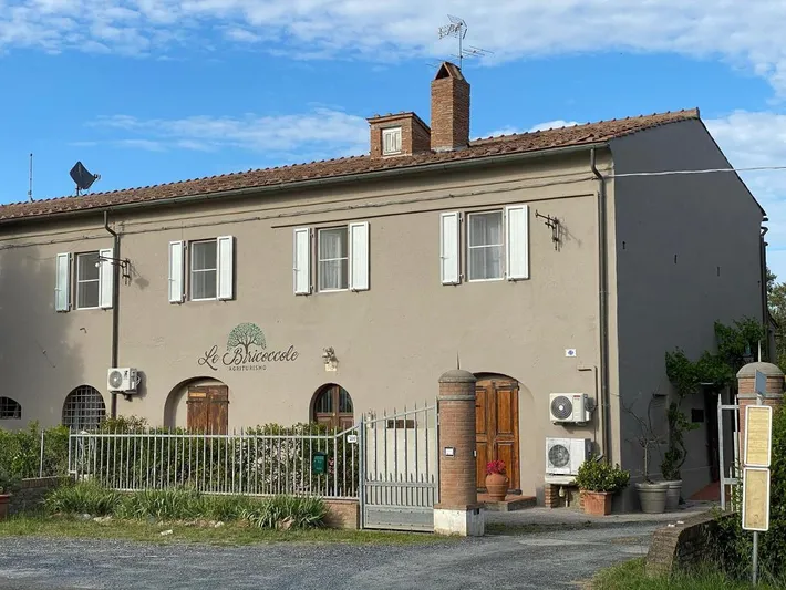 Casa de familia para 3 personas, con jardín y piscina, Se admiten mascotas - 1