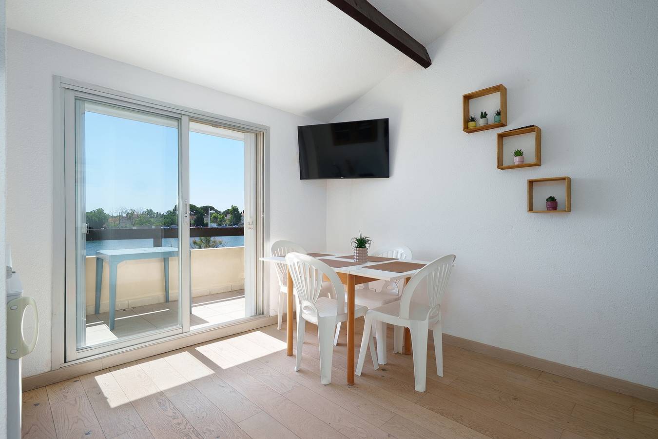 Appartement entier, Entre Mer et Pinèdes - Appt avec balcon, vue mer in la Tamarissière, Agde