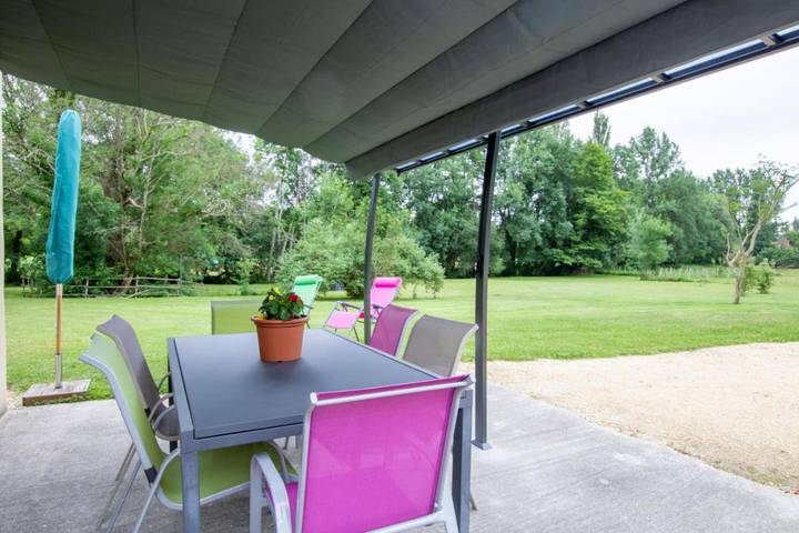 Location de vacances pour 6 personnes, avec jardin et terrasse, animaux acceptés à Saint-Amand-de-Vergt