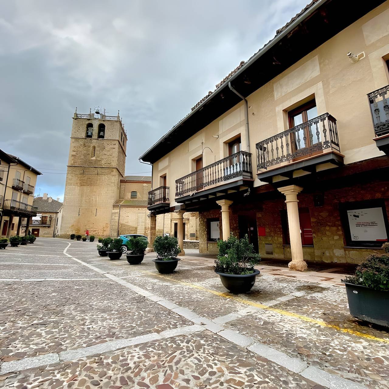 Apartment 'La Casa De Paloma En La Plaza' mit Balkon und Wlan in Riaza, Segovia Provinz