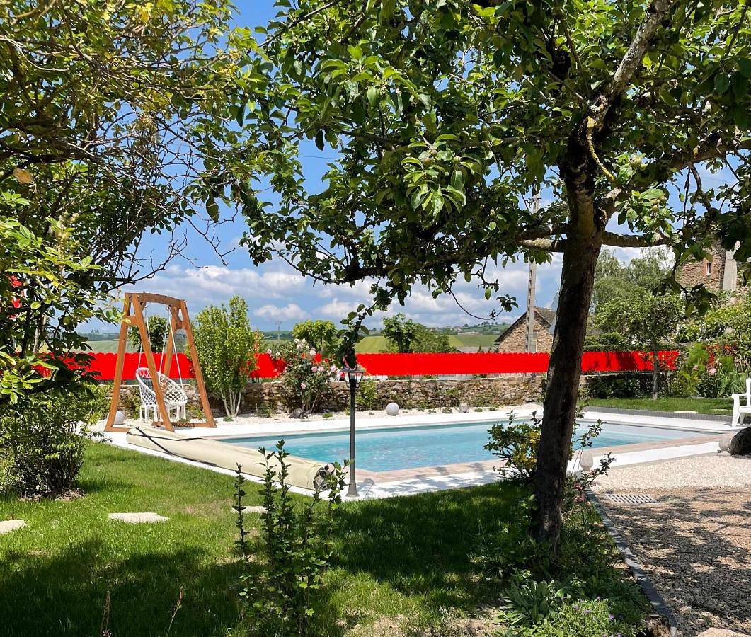 Double Room with Pool View in Sauveterre-de-Rouergue, Aveyron