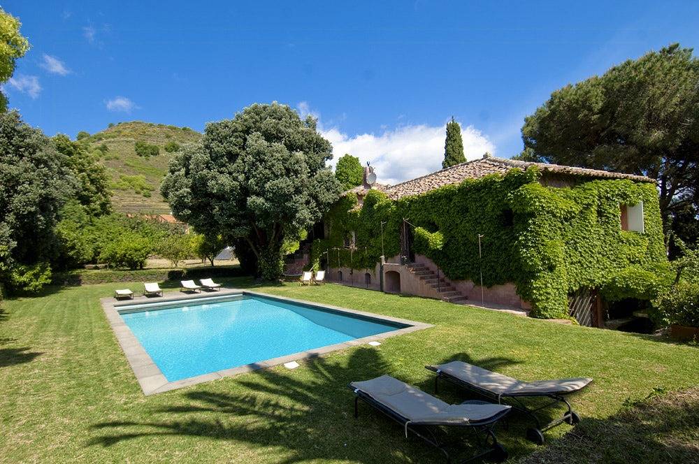 Villa Couelle con piscina alle pendici dell'Etna in Viagrande, Etna