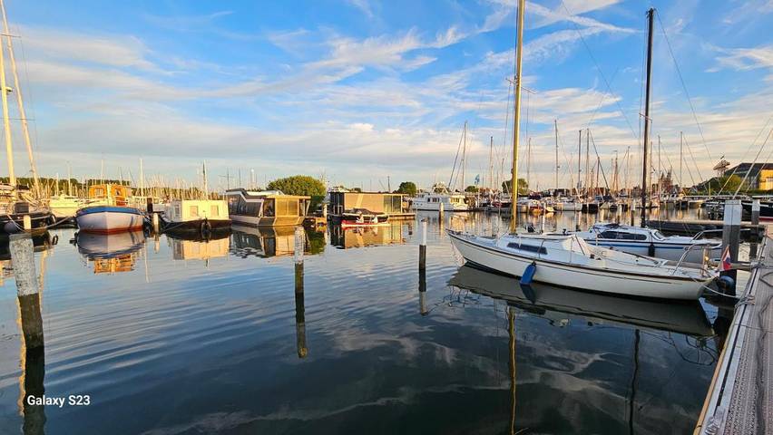 Bateau pour 4 personnes, avec vue sur le lac ainsi que vue et terrasse dans Monnickendam - 3