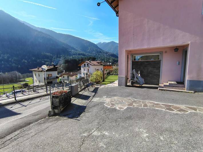 Gîte pour 5 personnes, avec balcon ainsi que jardin et vue à Breguzzo - 3