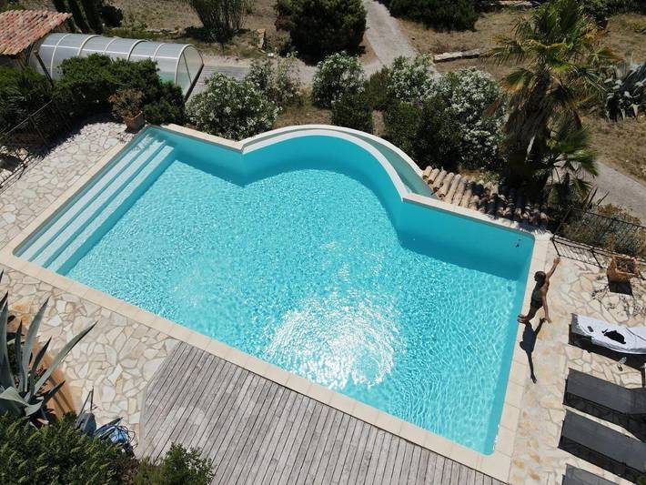 Location de vacances pour 4 personnes, avec jacuzzi ainsi que jardin et piscine à Ceyreste - 2