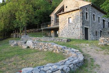 Gîte pour 10 personnes, avec balcon et jardin, animaux acceptés à Saint-Julien-Chapteuil