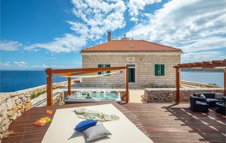 Ferienhaus für 4 Personen, mit Terrasse und Garten, mit Haustier auf Vis - 2