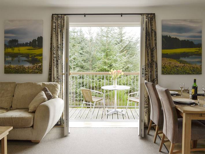 Log cabin for 4 people, with pets in Banchory