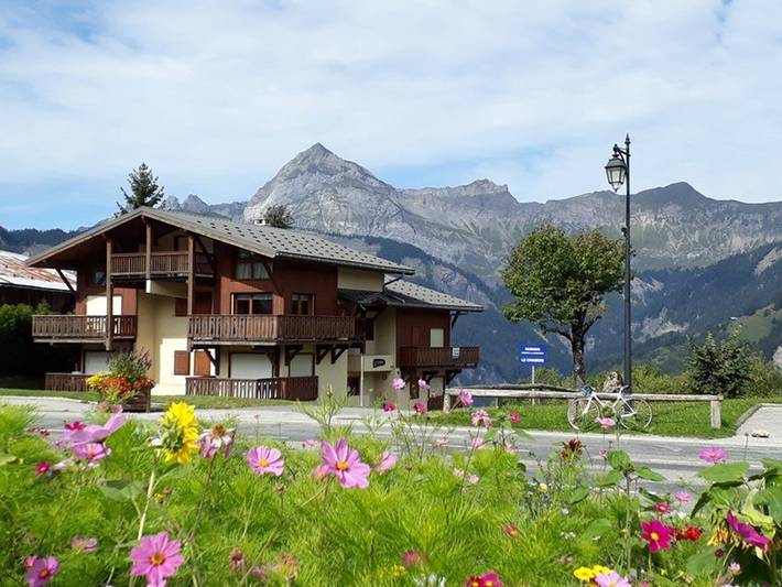 Location de vacances pour 4 personnes, avec Balcon à Crest-Voland
