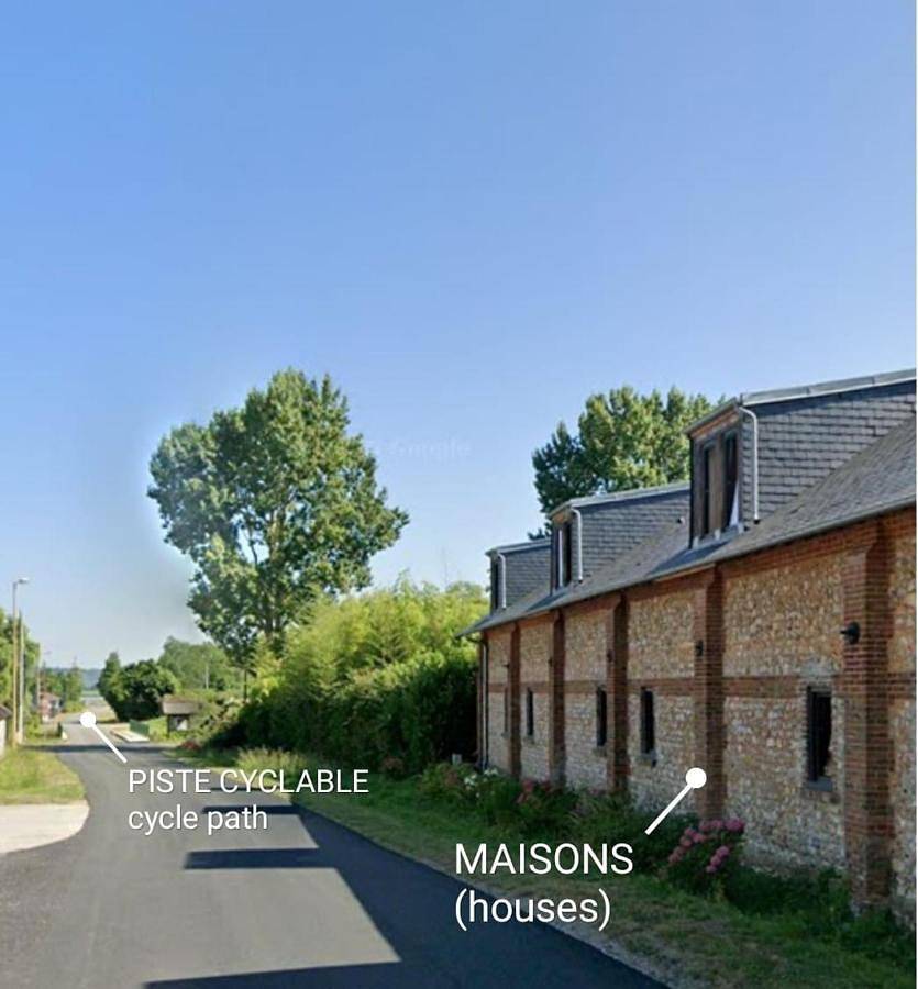 Domaine des Cerisiers - Accès direct piste cyclable reliant Honfleur - Parking privé in Berville-sur-Mer, Région de Bernay