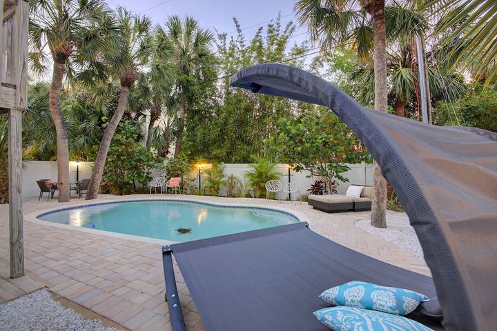 Vacation rental for 8 people, with yard and hot tub in Siesta Key Beach