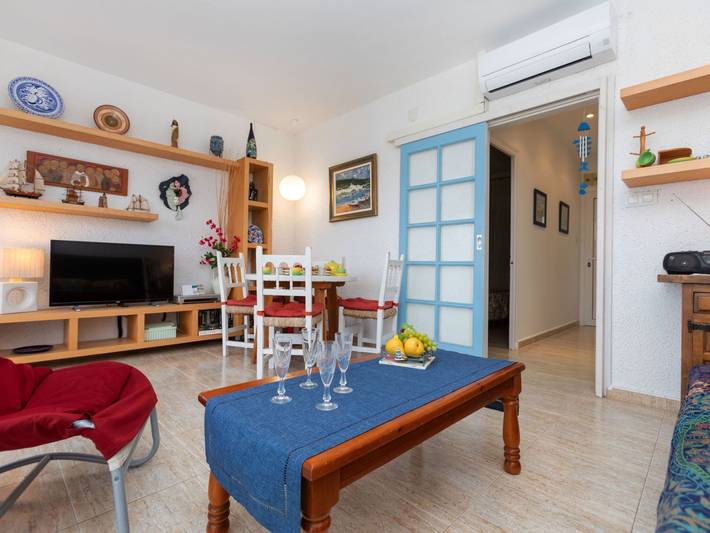 Ferienwohnung für 4 Personen, mit Terrasse und Ausblick in Llanca - 2
