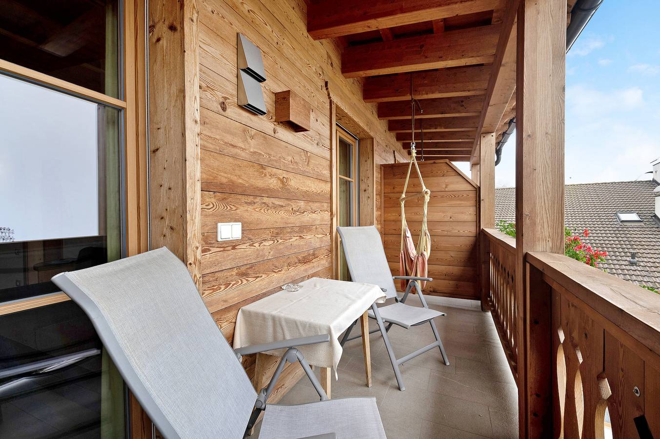 Entire apartment, Apartment "Moarhof Natur Naturalia" with Mountain View, Shared Terrace & Wi-Fi in Tschöfas, Lajen