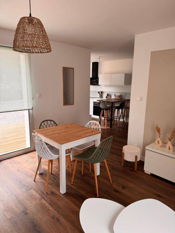 Location de vacances pour 4 personnes, avec jardin et vue, animaux acceptés dans Plage De La Paree Du Jonc - 3