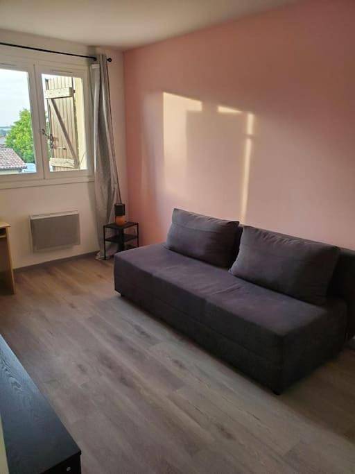 Appartement entier, Appartement moderne et équipé in L'Isle-Jourdain, Toulouse et ses environs
