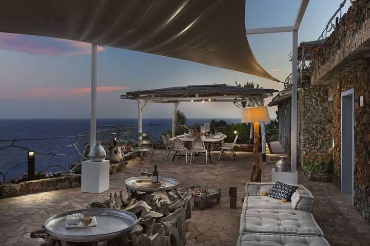Ferienhaus für 8 Personen, mit Whirlpool und Terrasse sowie Garten und Pool