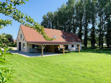 Gîte pour 10 personnes, avec jardin ainsi que terrasse et jacuzzi à Auppegard